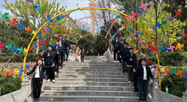 踏青登山，与春同行——安罗高速第二总监办组织清明踏青活动